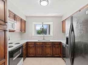 5840  Spring Valley Road  1510, Dallas Texas 75254