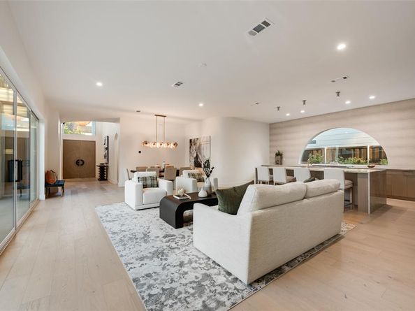 3904  Rochelle Drive , Dallas Texas 75220