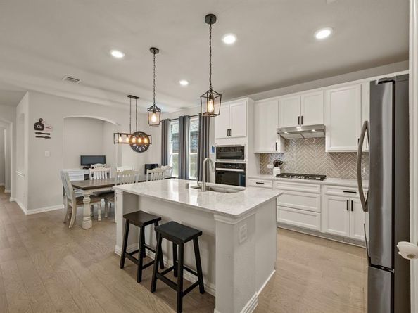 1260  Canuela Way , Justin Texas 76247