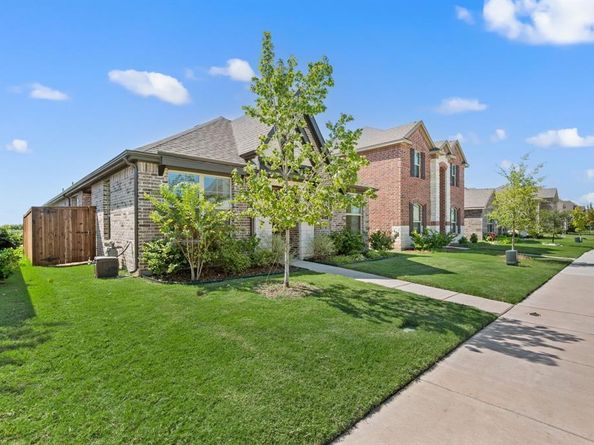 1260  Canuela Way , Justin Texas 76247