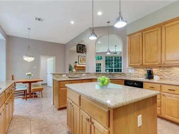 1501  Wyndmere Drive , DeSoto Texas 75115