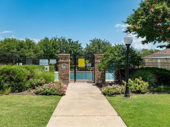 5808  Silver Leaf Drive , McKinney Texas 75070