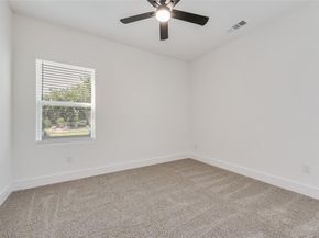 616 W ave f  , Garland Texas 75040