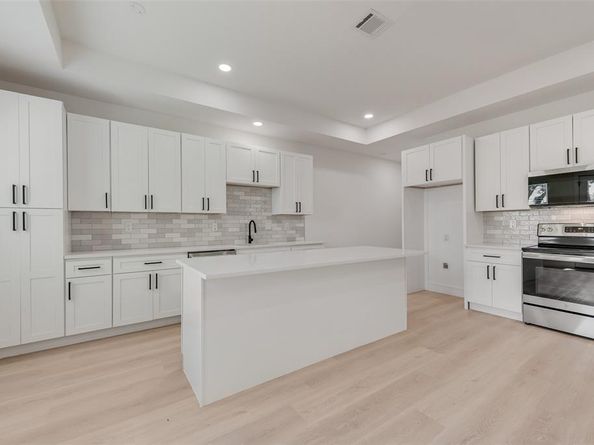 616 W ave f  , Garland Texas 75040