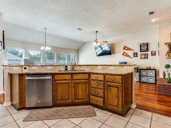 1020  Shady Oak Trail , Mansfield Texas 76063