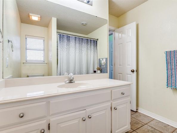 1020  Shady Oak Trail , Mansfield Texas 76063