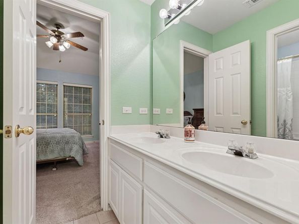2323  Everton Drive , Arlington Texas 76001