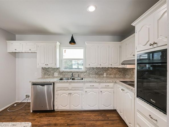 535  Lee Street , Cedar Hill Texas 75104