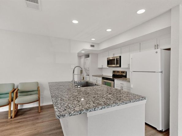 9809  Walnut Street  E209, Dallas Texas 75243
