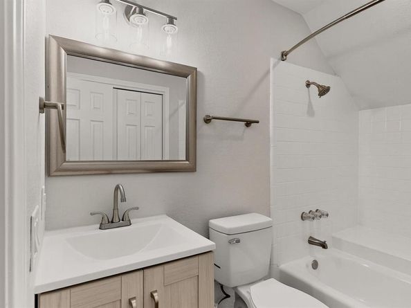 9809  Walnut Street  E209, Dallas Texas 75243