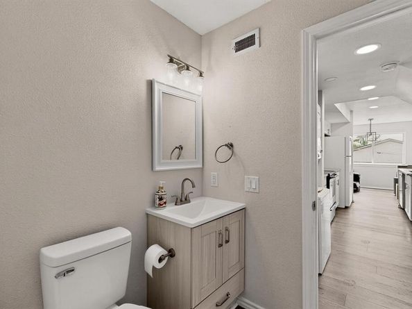 9809  Walnut Street  E209, Dallas Texas 75243