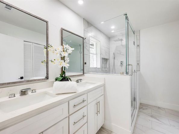 300  Brookwood Drive , DeSoto Texas 75115
