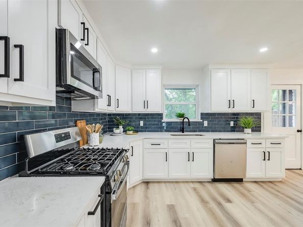300  Brookwood Drive , DeSoto Texas 75115