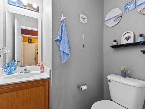 1034  Hollow Oak Road , Lancaster Texas 75134