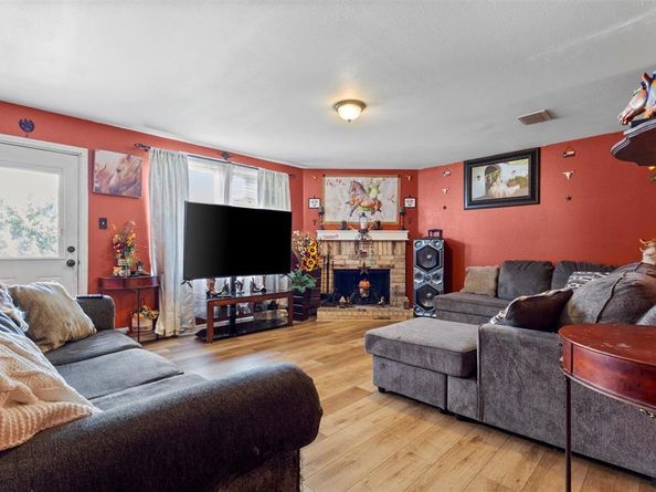 1034  Hollow Oak Road , Lancaster Texas 75134