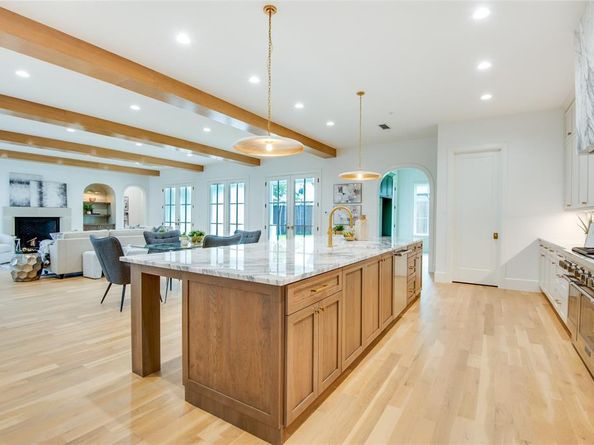 10326  Crestover Drive , Dallas Texas 75229