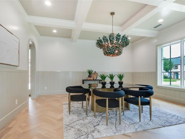 10326  Crestover Drive , Dallas Texas 75229