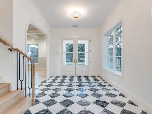 10326  Crestover Drive , Dallas Texas 75229