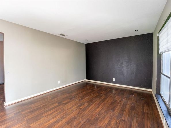 4105  Texas Drive , Dallas Texas 75211