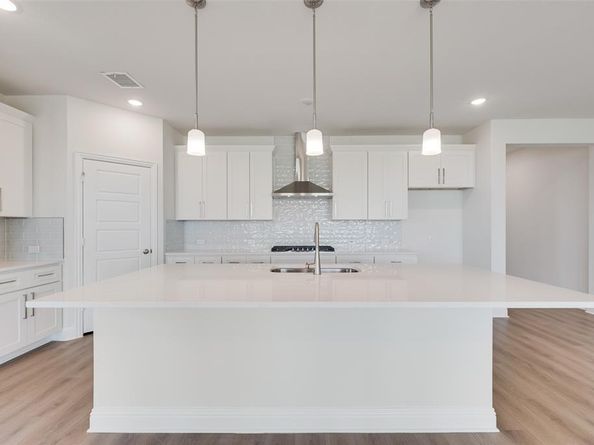 3113  Arthurdale Street , Celina Texas 75009