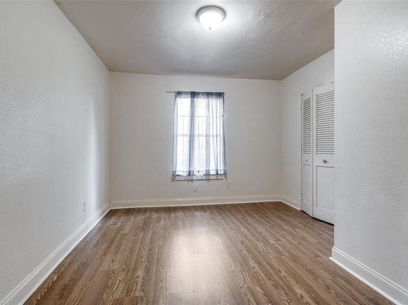 3607  Metropolitan Avenue , Dallas Texas 75210