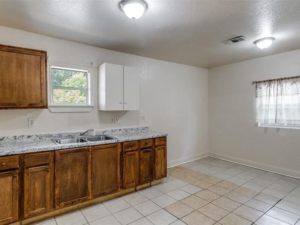 3607  Metropolitan Avenue , Dallas Texas 75210