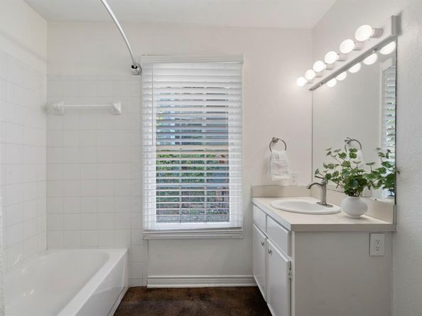 5833  Victor Street , Dallas Texas 75214