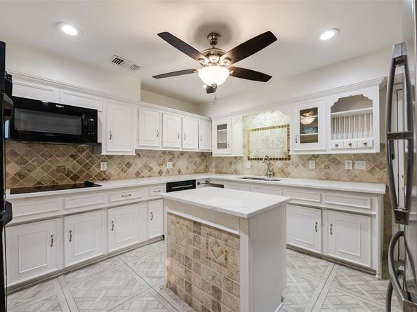 1401  Surrey Court , Garland Texas 75043