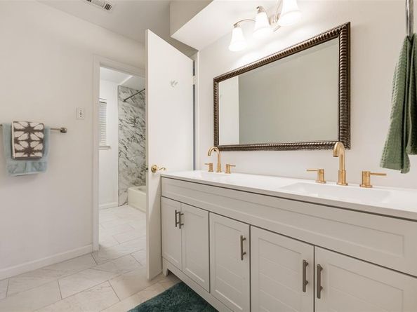 1401  Surrey Court , Garland Texas 75043
