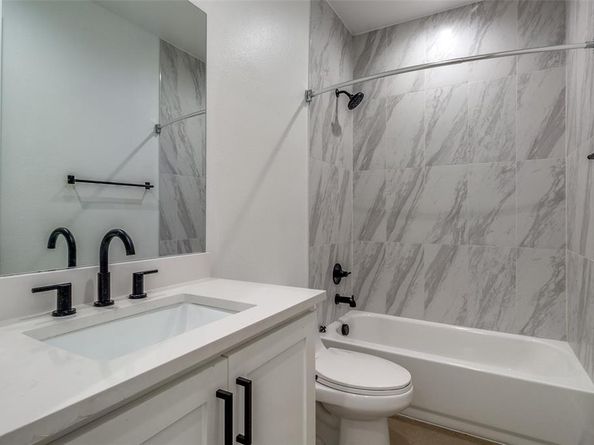 2124  Lovedale Avenue  101, Dallas Texas 75235