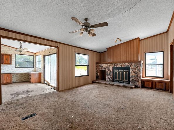 1569  Stanford Court , Denton Texas 76210