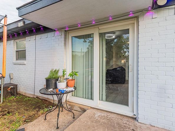 1209  Shorecrest Drive , Garland Texas 75040
