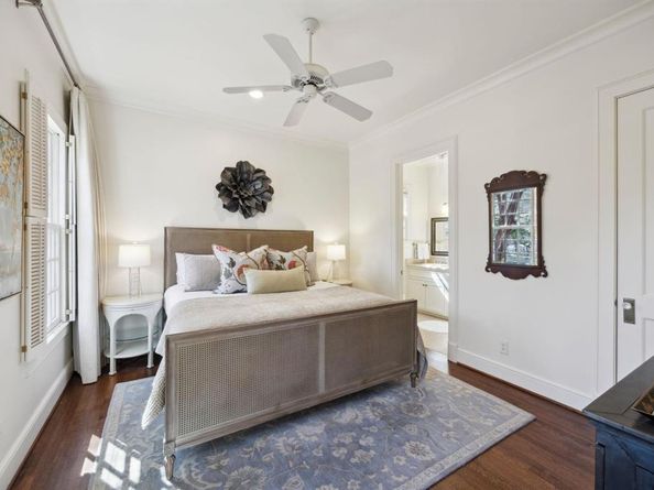 6843  Lakewood Boulevard , Dallas Texas 75214
