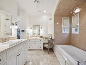 6843  Lakewood Boulevard , Dallas Texas 75214
