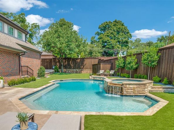 6843  Lakewood Boulevard , Dallas Texas 75214
