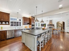 6843  Lakewood Boulevard , Dallas Texas 75214