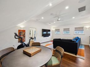 6843  Lakewood Boulevard , Dallas Texas 75214