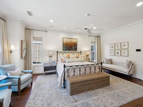 6843  Lakewood Boulevard , Dallas Texas 75214