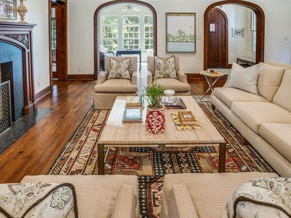 6843  Lakewood Boulevard , Dallas Texas 75214