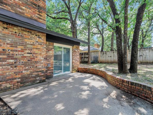 612  Circleview Drive S, Hurst Texas 76054