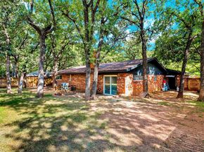612  Circleview Drive S, Hurst Texas 76054
