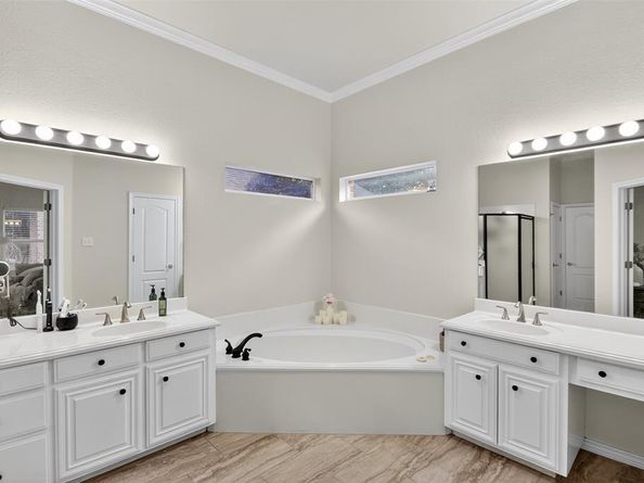 6  BROOK ARBOR Court , Mansfield Texas 76063