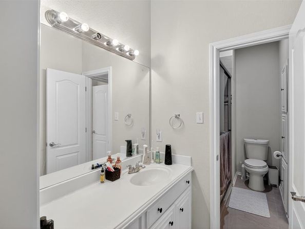 6  BROOK ARBOR Court , Mansfield Texas 76063