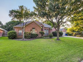 6  BROOK ARBOR Court , Mansfield Texas 76063