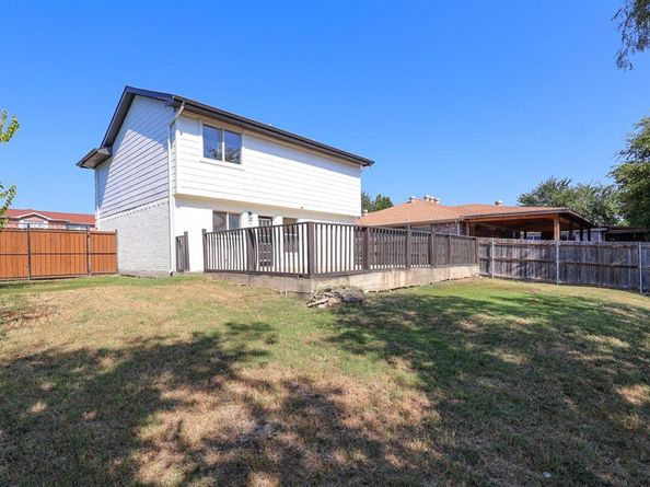 7213  Autumn Run Drive , Forest Hill Texas 76140