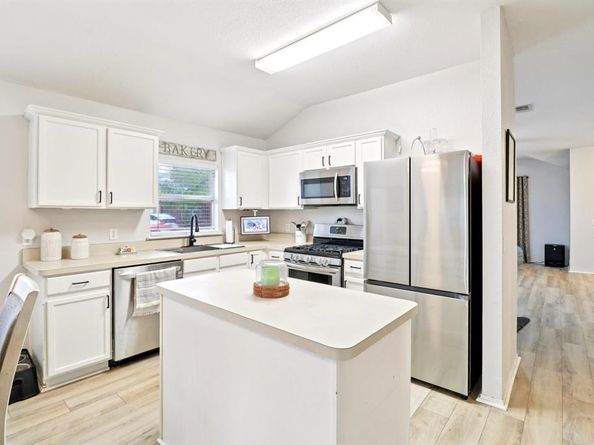 8400  Minturn Drive , Fort Worth Texas 76131