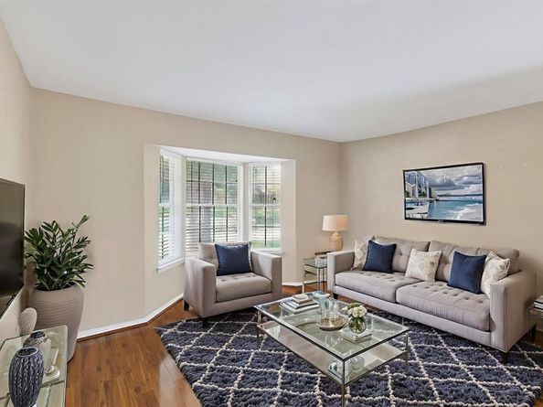 10533  Silverock Drive , Dallas Texas 75218