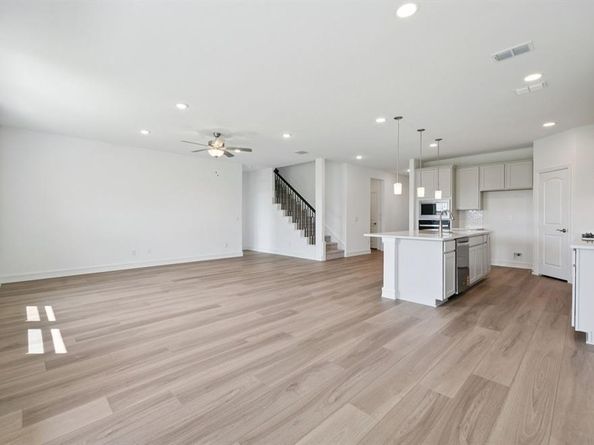 8724  Tallwood Lane , Justin Texas 76247