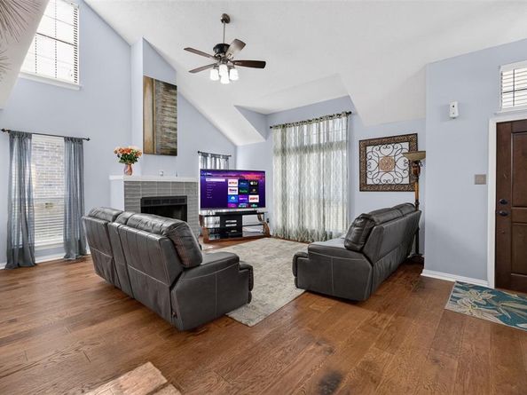 1925  Pinecrest Drive , Carrollton Texas 75010