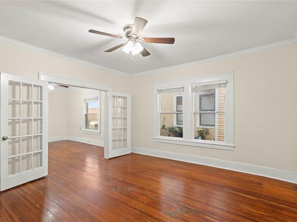 4533  Worth Street , Dallas Texas 75246